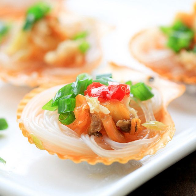 Steamed Scallops with Vermicelli (How to Cook Scallops Part I) China