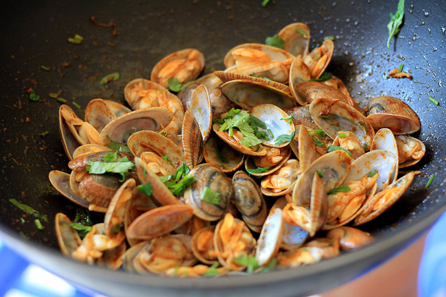 Red-Curry Clam