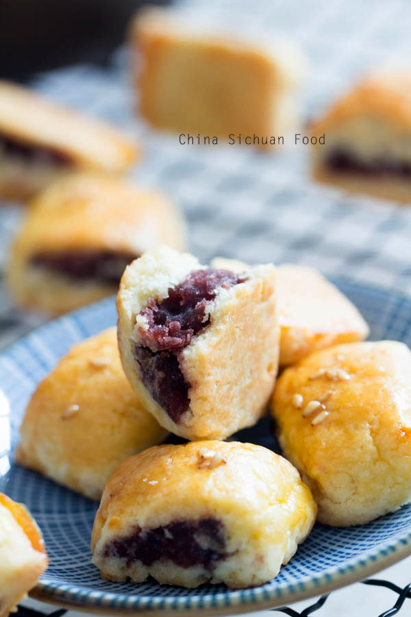 Chinese red bean paste cookie