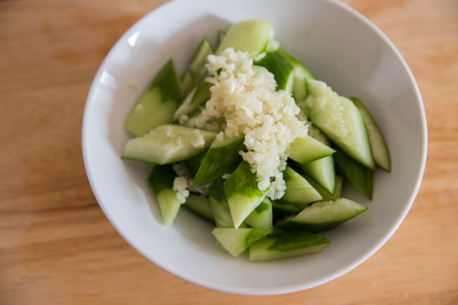 smashed cucumber salad|chinasichuanfood.com