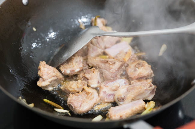 One pot rice with ribs and corns