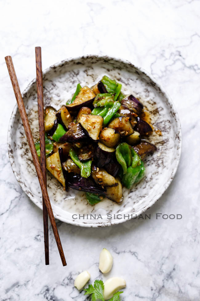 Eggplant with garlic sauce| chinasichuanfood.com