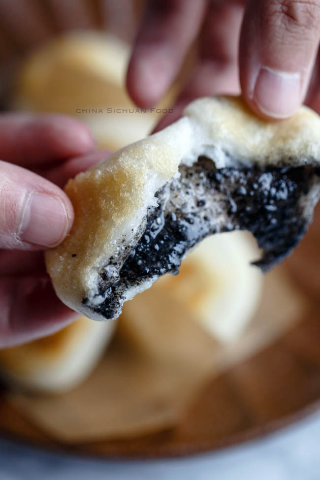 sticky rice cake with black sesame filling|chinasichuanfood.com