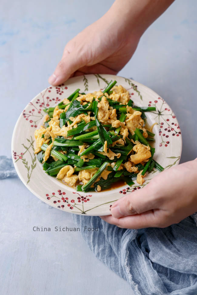 Chinese chive and egg stir fry|chinasichuanfood.com