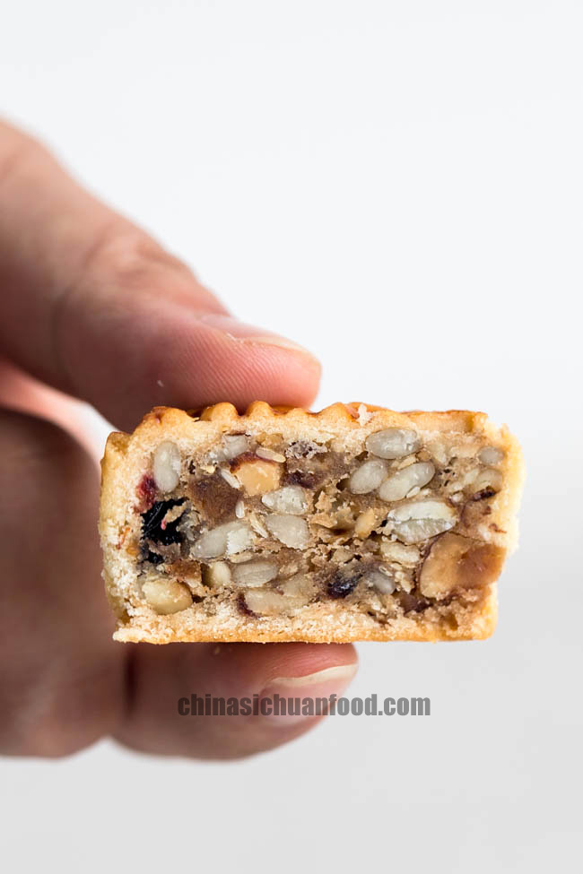 Nuts mooncakes|chinasichuanfood.com