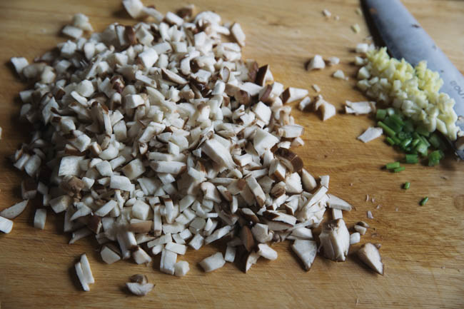 vegan potstickers with mushroom filling|chinasichuanfood.com