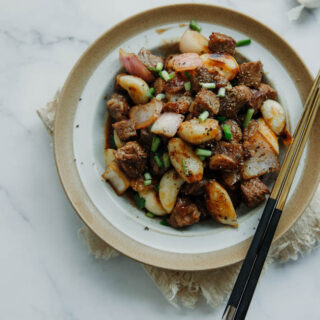 beef and garlic stir fry|chinasichuanfood.com