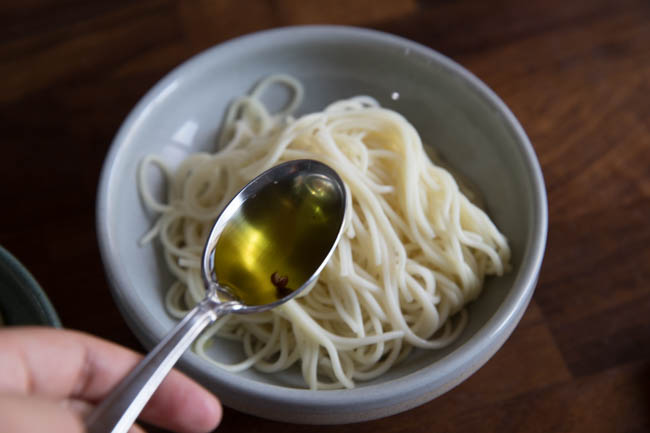 This image has an empty alt attribute; its file name is scallion-oil-noodles-21-1.jpg