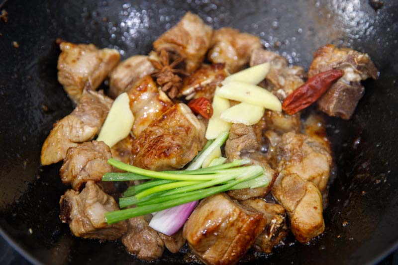 Red braised pork ribs|chinasichuanfood.com