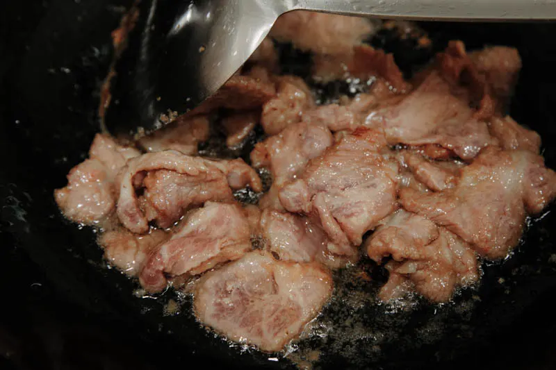 wood ear and pork stir fry|chinasichuanfood.com