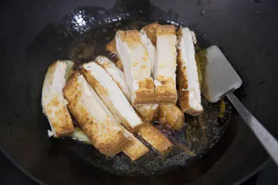 scallion and ginger braised tofu|chinasichuanfood.com