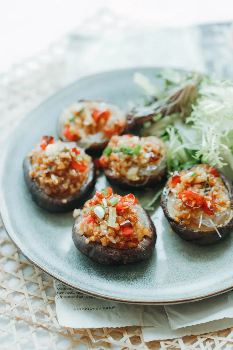 stuffed mushrooms with hot garlic sauce|chinasichuanfood.com