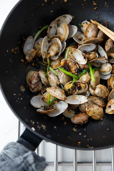 clam with fermented black beans|chinasichuanfood.com