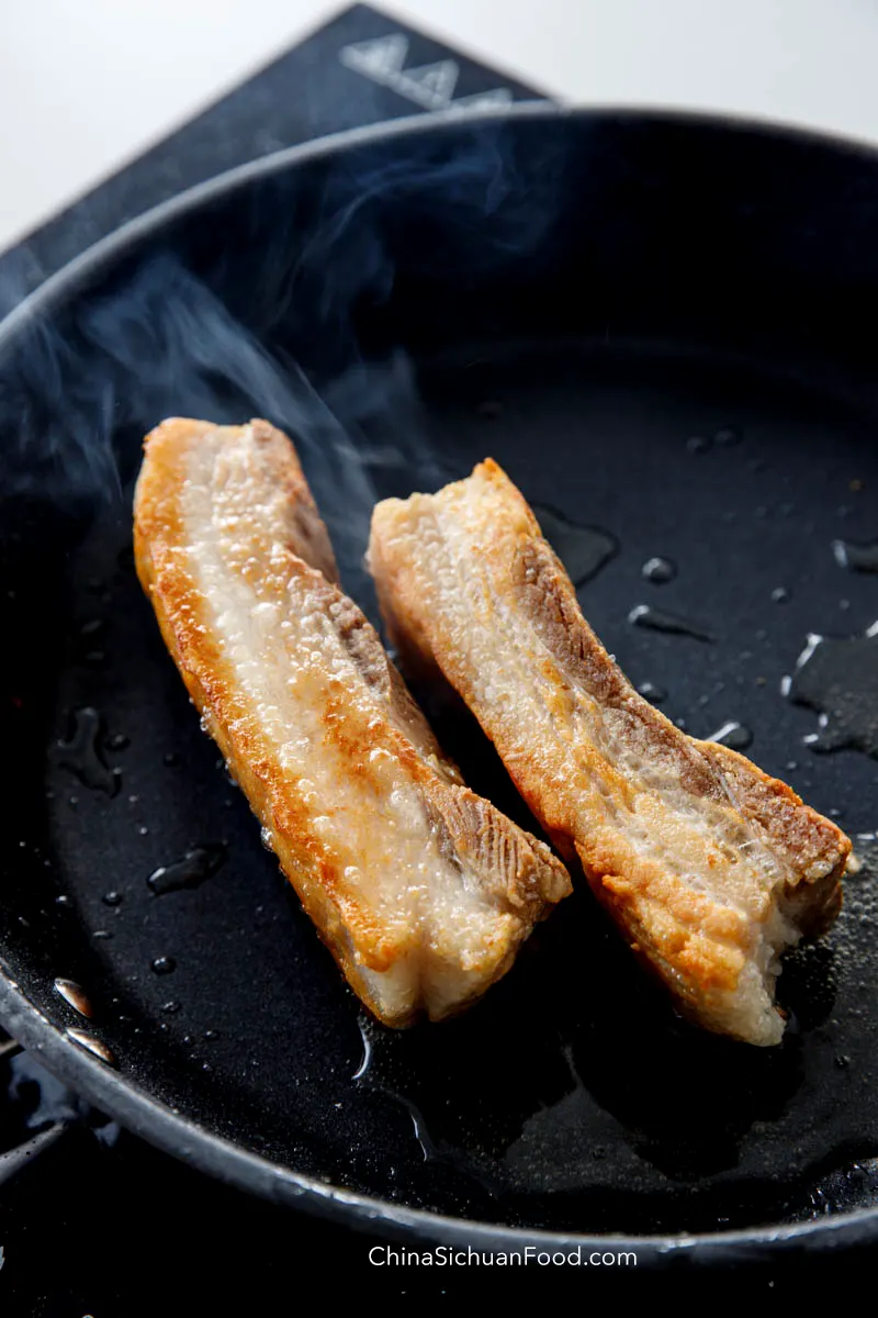 pan-fried crispy pork belly|chinasichuanfood.com