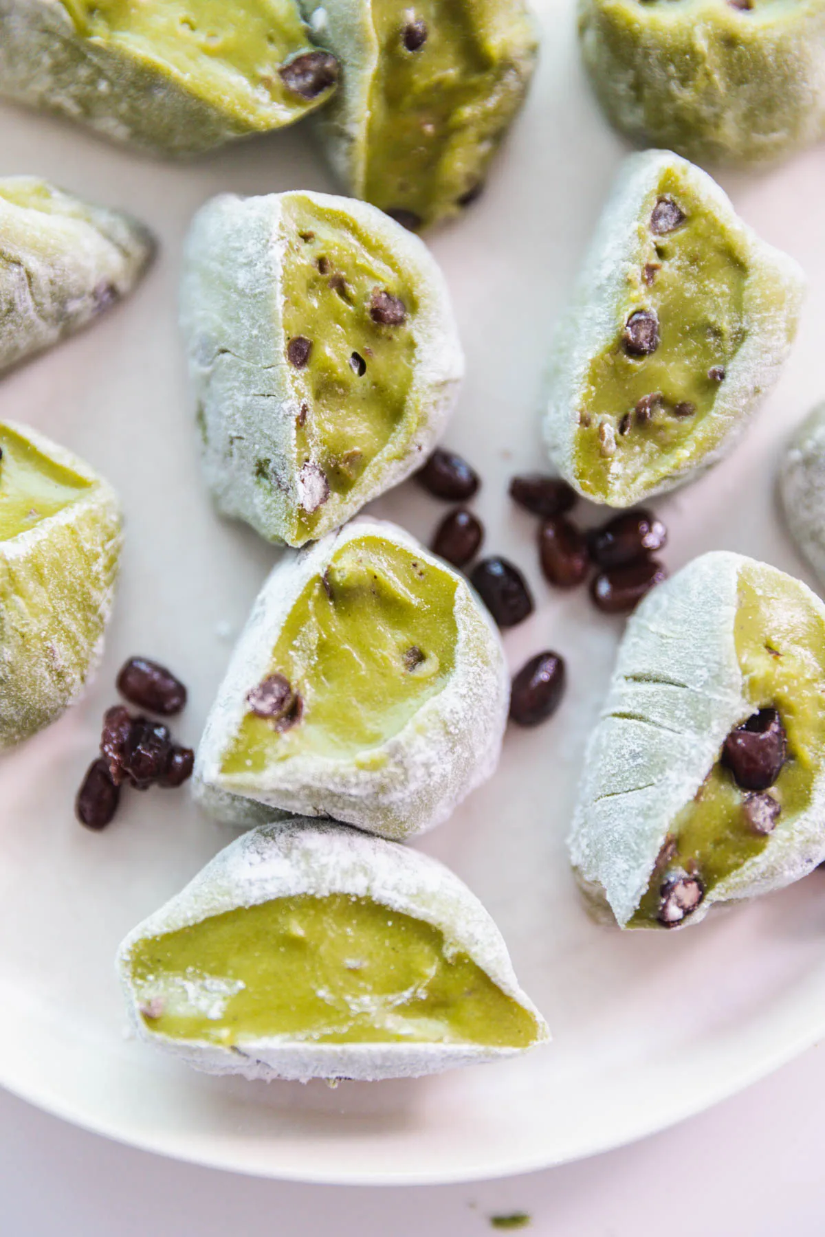 matcha mochi with sweetened red beans|chinasichuanfood.com