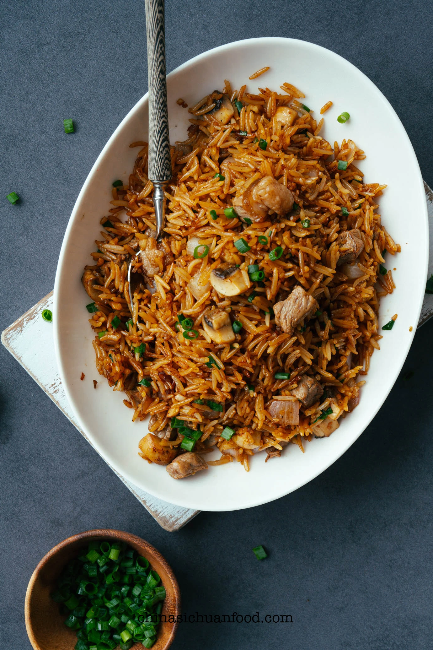 beef and button mushrooms fried rice | chinasichuanfood.com