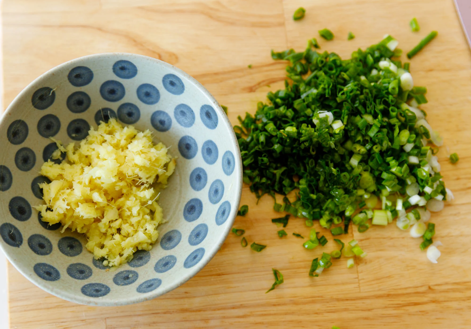 scallion and ginger sauce | chinasichuanfood.com